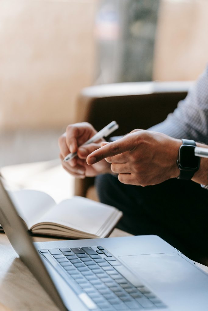 Feuer & Flamme - Digitale Werbeagentur mit praktischer KI-Kompetenz